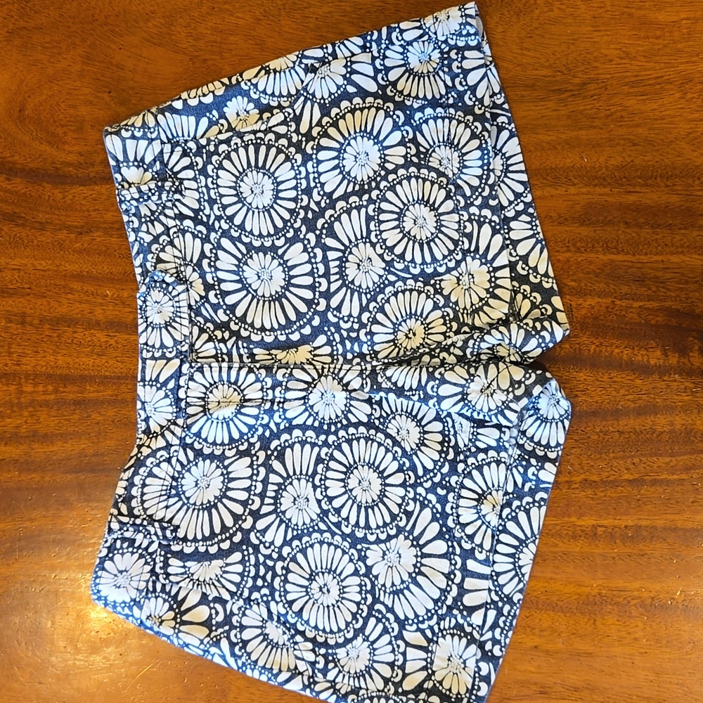 LOFT Floral Navy and White Shorts 6